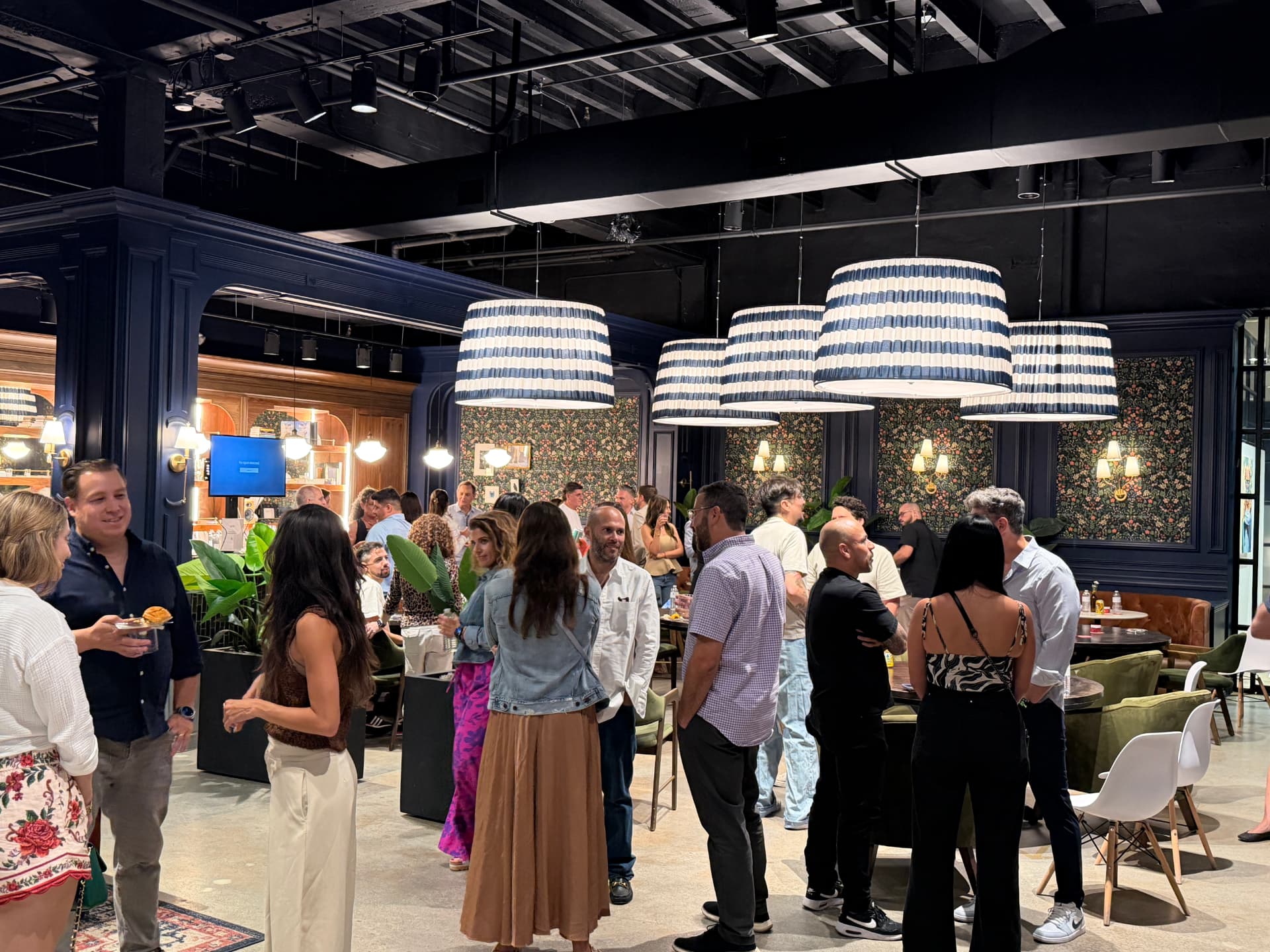 Magic City Media Pros guests networking at AI in Advertising